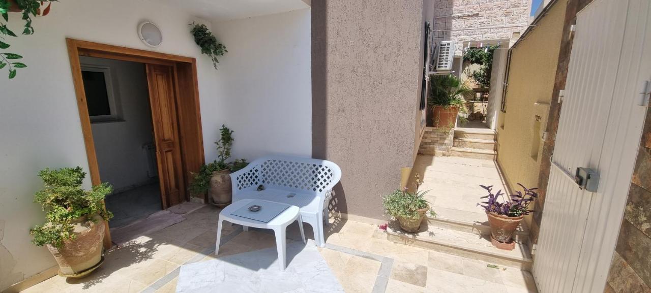 L'Andalousia "10 Minutes From Airport" Villa Ariana Exteriör bild